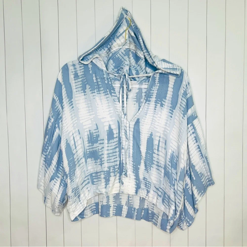 Olivaceous Blue and White Blouse - Picture 2 of 5